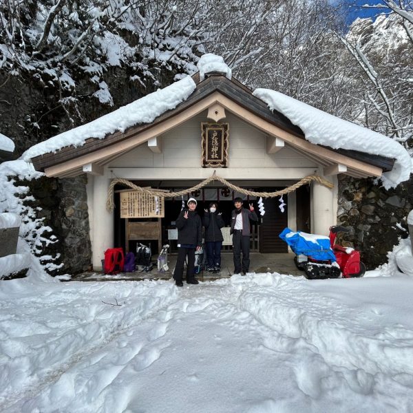 戸神社でパシャリ