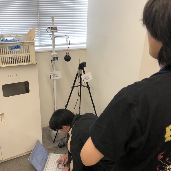 先輩を見守る後輩の鑑